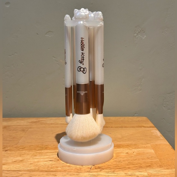 IMPRESSIONS for HELLO KITTY “Kawaii Icon” Bell Jar Makeup Brush Set. Brand New. - Picture 6 of 11